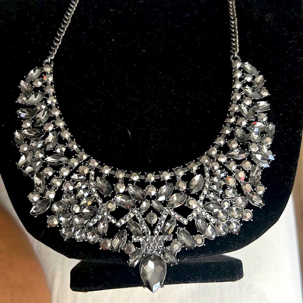 Exclusive black bling necklace set